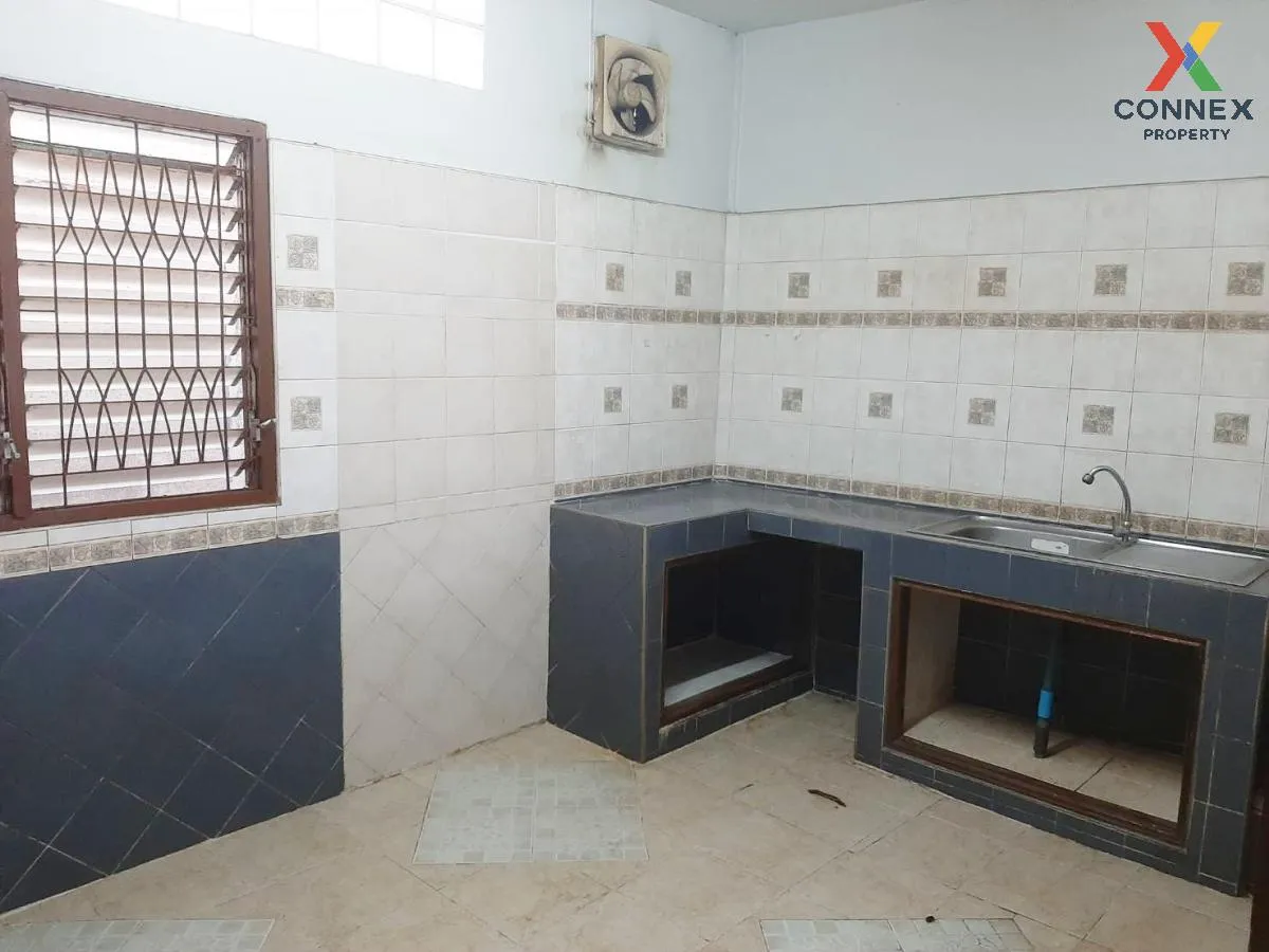 commercial building in front of Chatchai fresh market, Nava Nakor