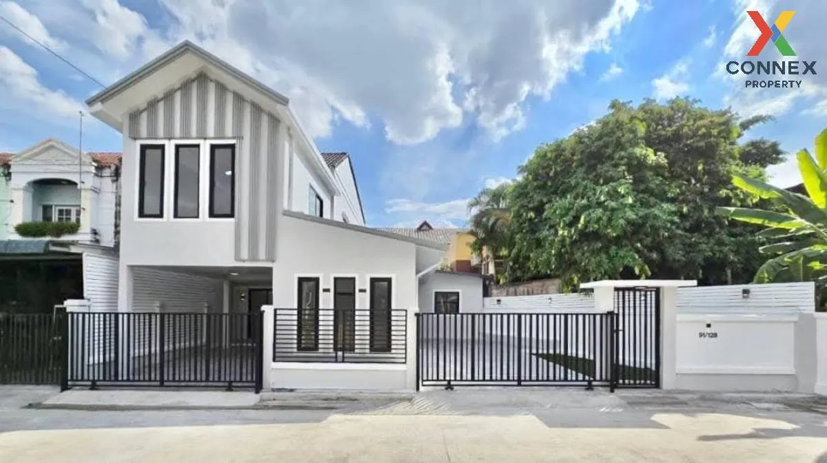 ขายทาวน์เฮ้าส์/ทาวน์โฮม  ลภาวัน โครงการ 5 ห้องมุม หน้ากว้าง รีโนเ 1