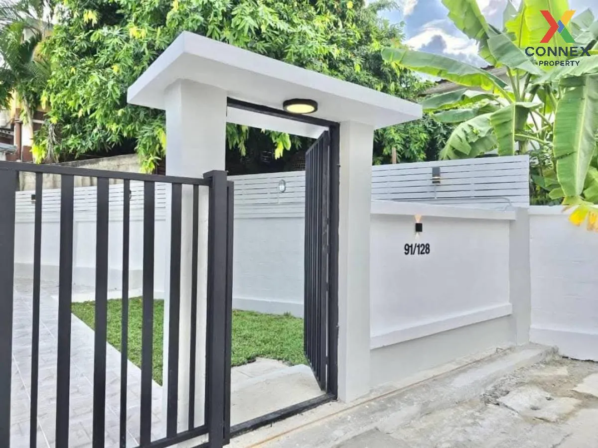 ขายทาวน์เฮ้าส์/ทาวน์โฮม  ลภาวัน โครงการ 5 ห้องมุม หน้ากว้าง รีโนเ 3