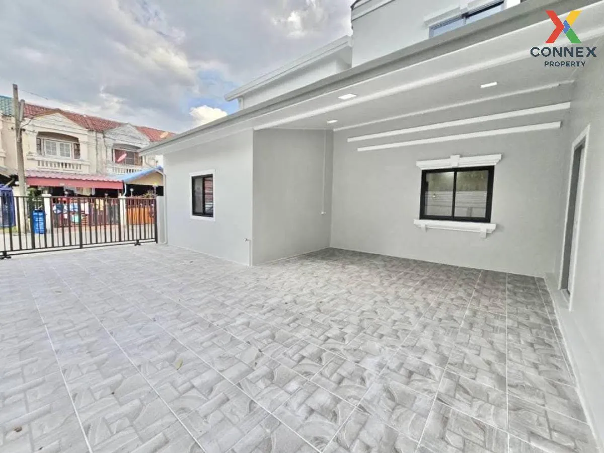 ขายทาวน์เฮ้าส์/ทาวน์โฮม  ลภาวัน โครงการ 5 ห้องมุม หน้ากว้าง รีโนเ 4