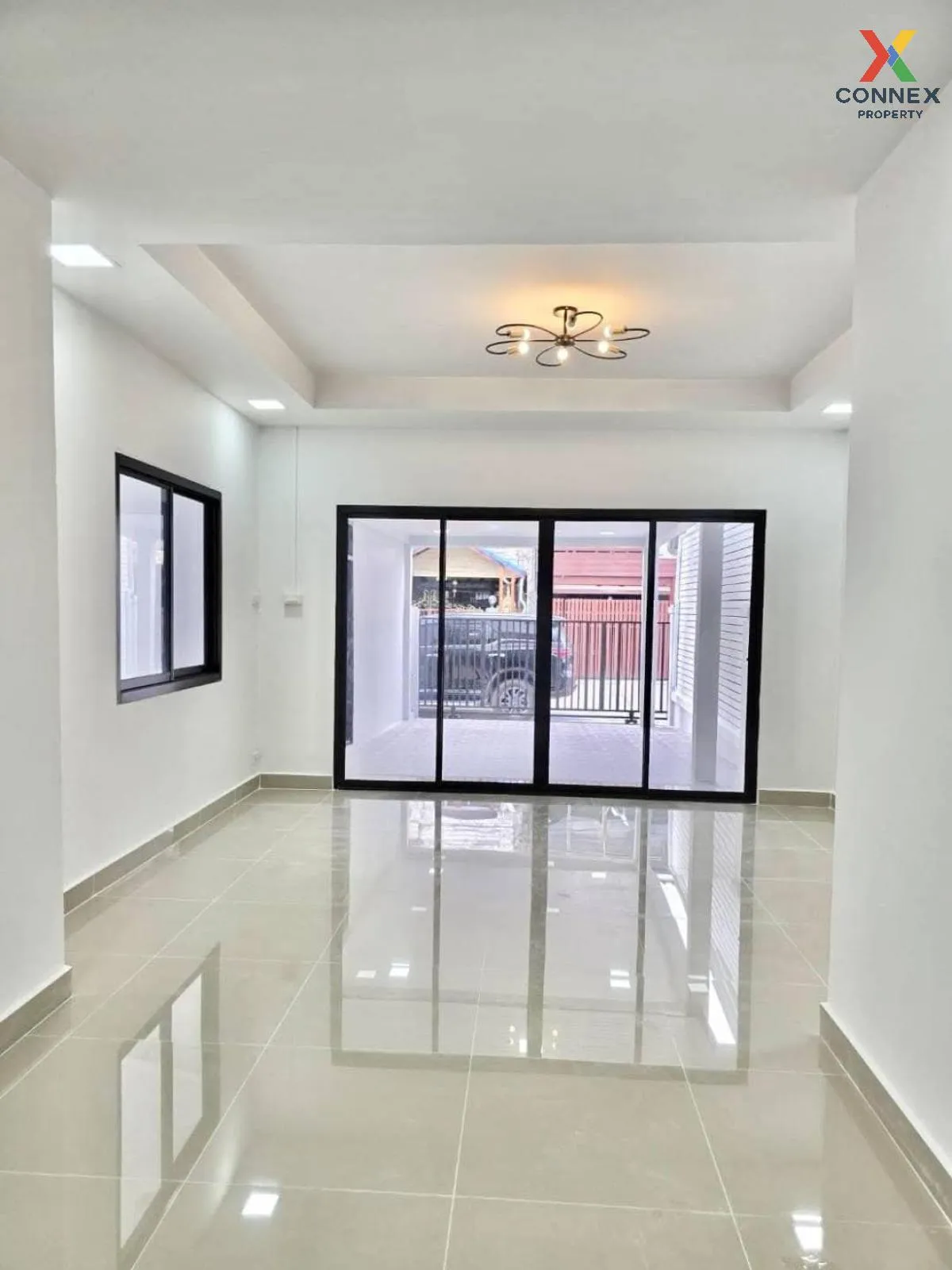 ขายทาวน์เฮ้าส์/ทาวน์โฮม  ลภาวัน โครงการ 5 ห้องมุม หน้ากว้าง รีโนเ