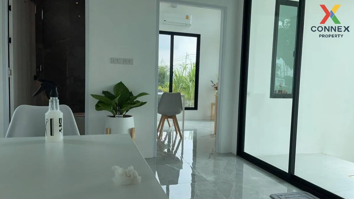 For Sale Land for sale with buildings Next to Chatuchot Road , Sa 2