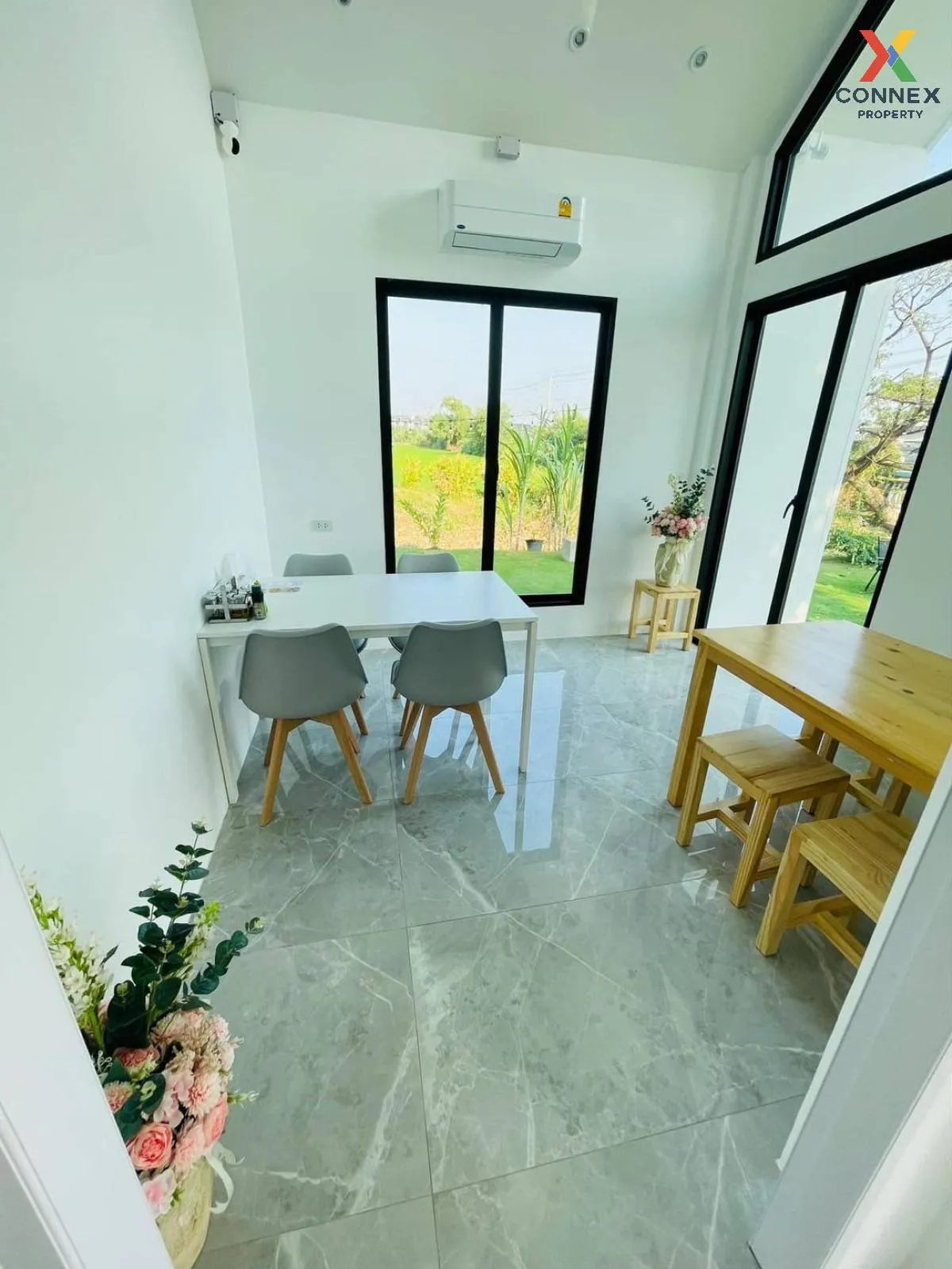 For Sale Land for sale with buildings Next to Chatuchot Road , Sa 3