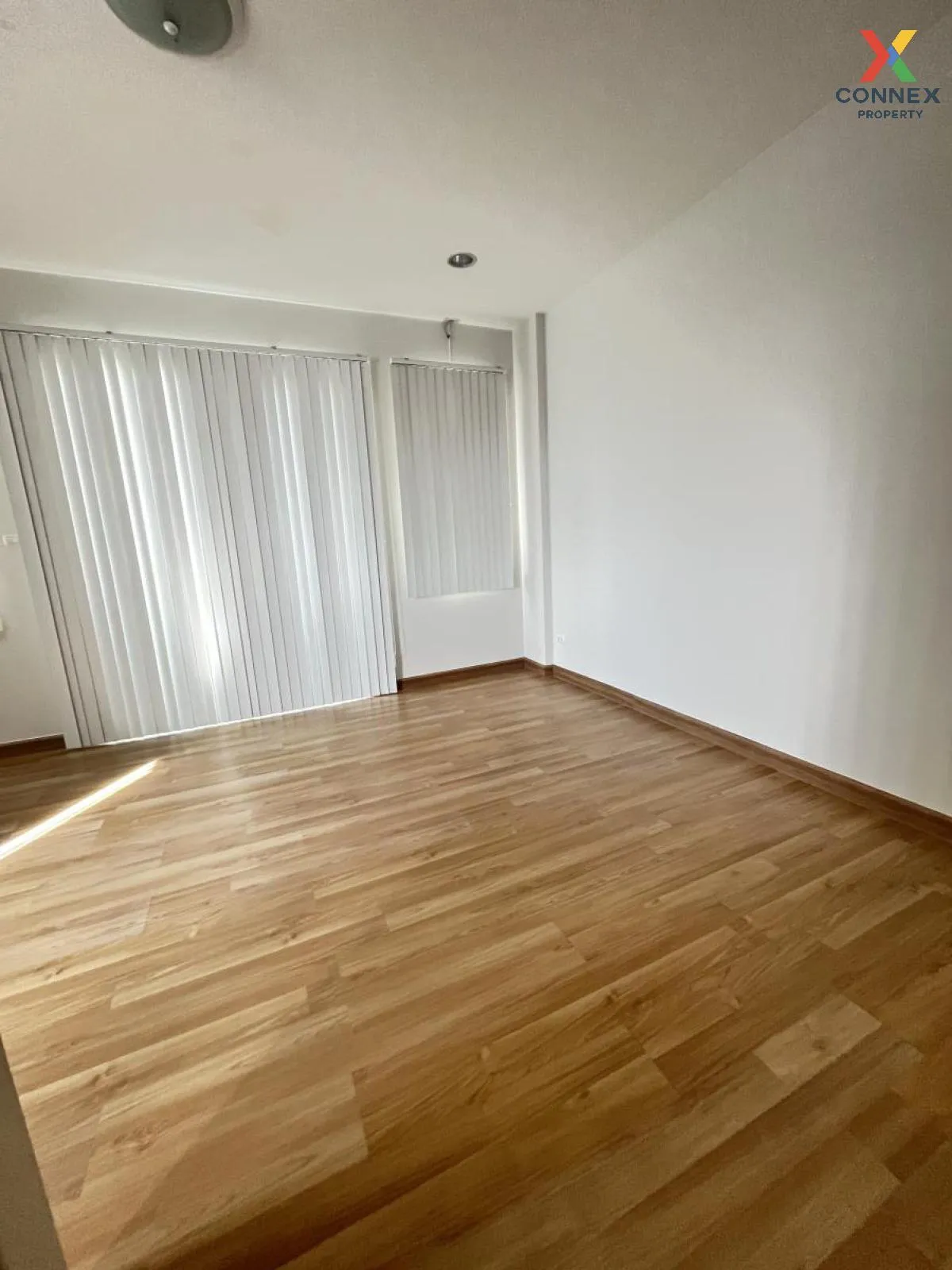 ขายทาวน์เฮ้าส์/ทาวน์โฮม  พรีเมี่ยม เพลส นวมินทร์ - สุขาภิบาล 1 คล