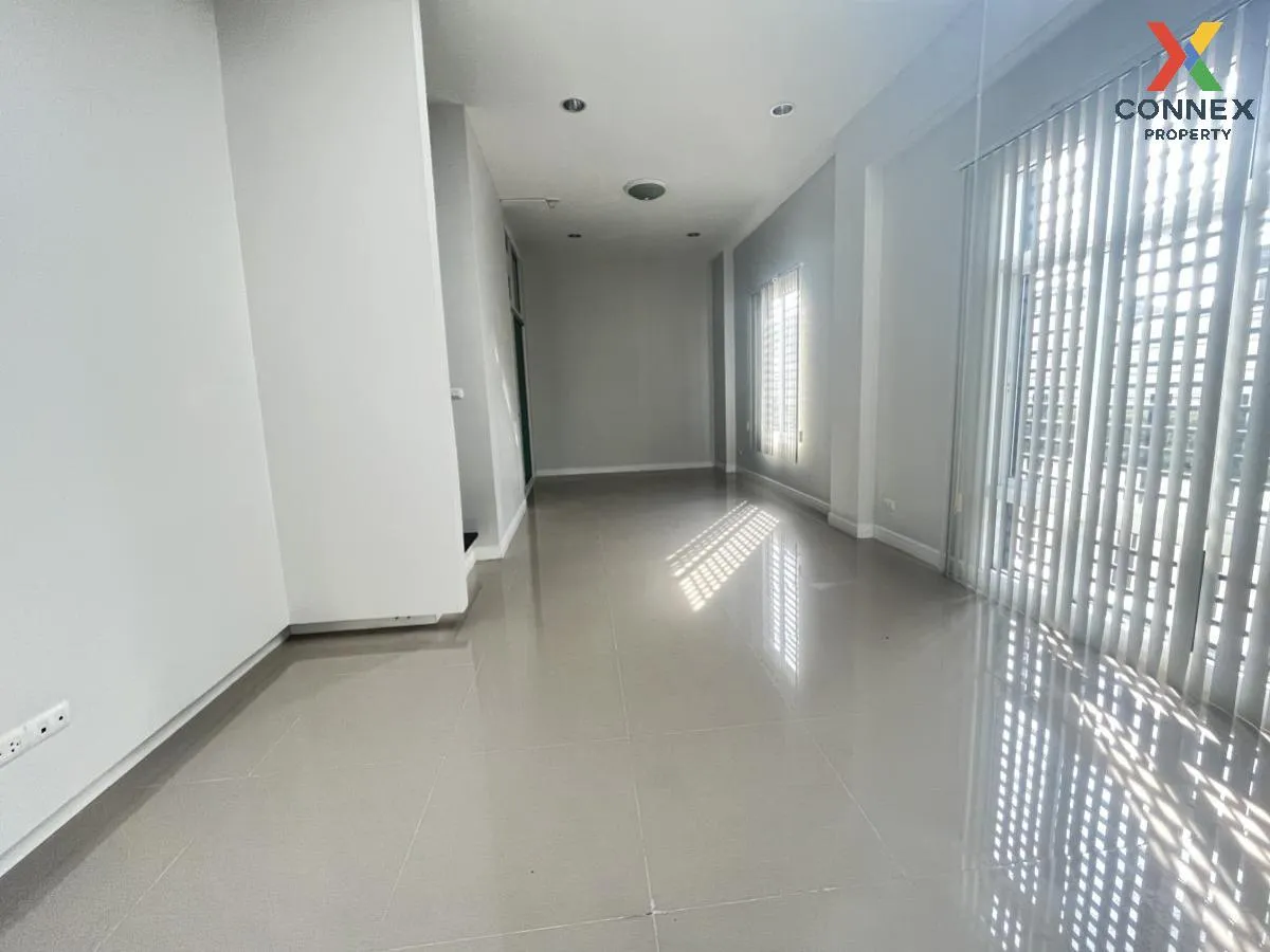 ขายทาวน์เฮ้าส์/ทาวน์โฮม  พรีเมี่ยม เพลส นวมินทร์ - สุขาภิบาล 1 คล 4