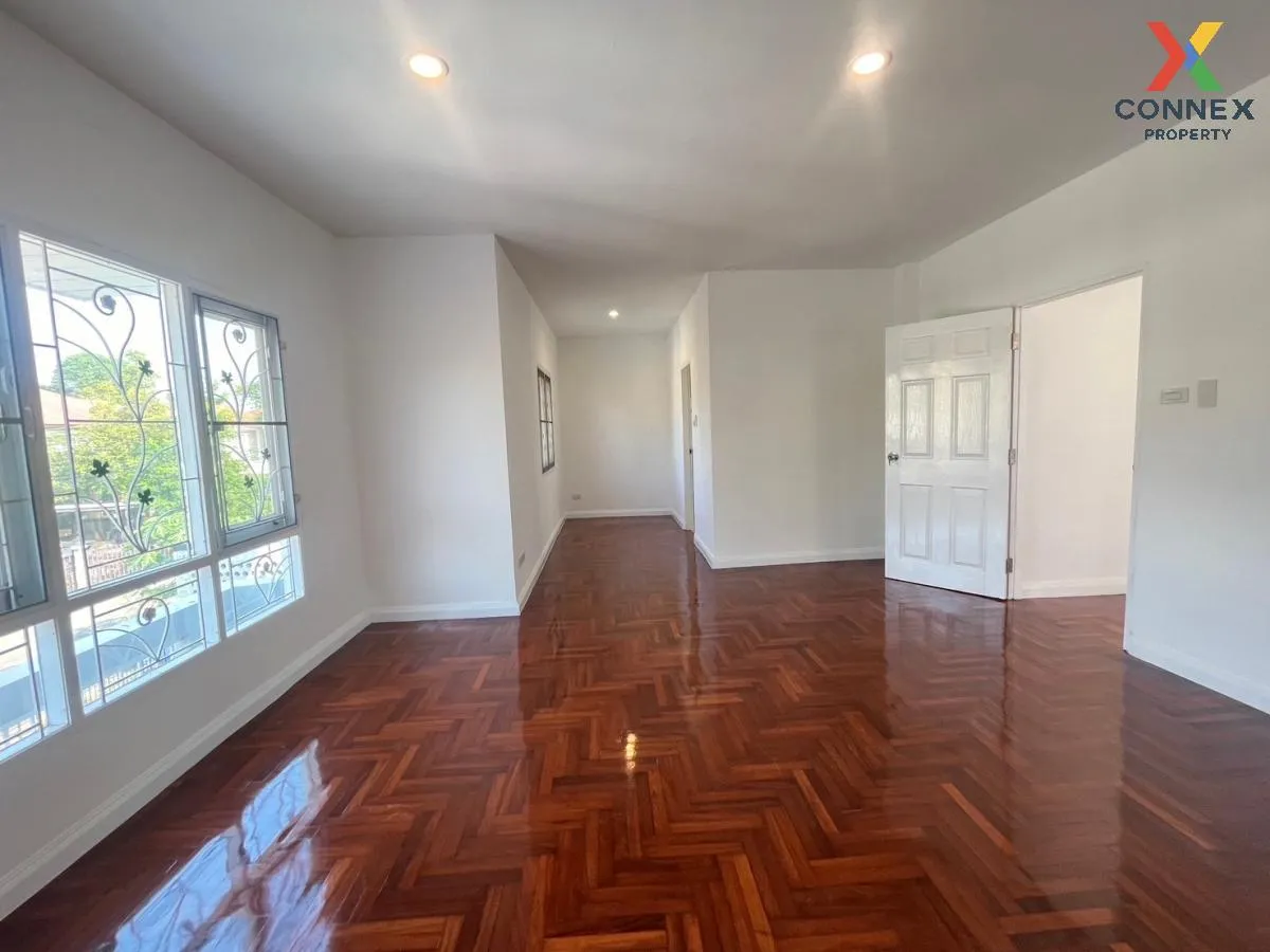 For Sale House , Maneerin Lake & Park Ratchaphruek - Tiwanon , Ba