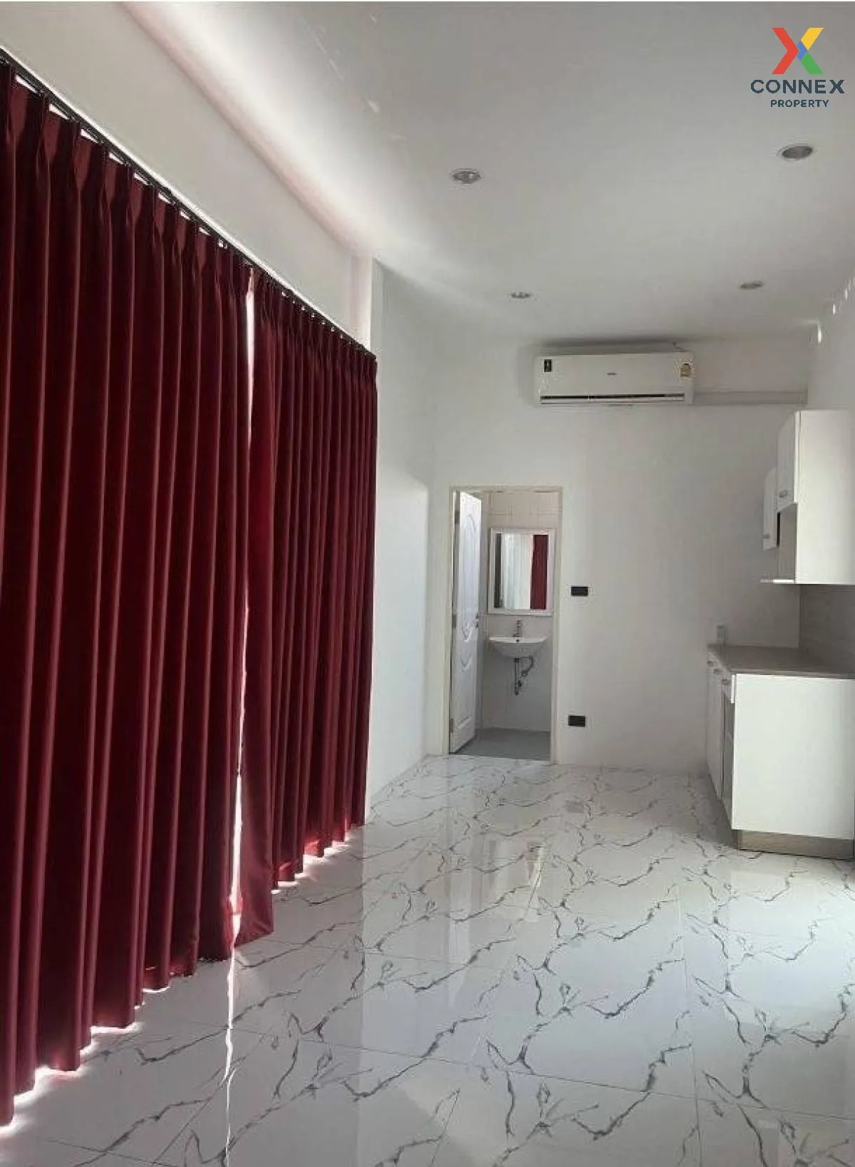 For Sale House , Verona by Un Ai Ruk , high floor , corner unit ,
