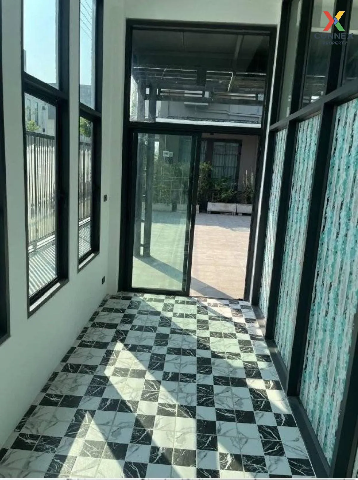 For Sale House , Verona by Un Ai Ruk , high floor , corner unit ,