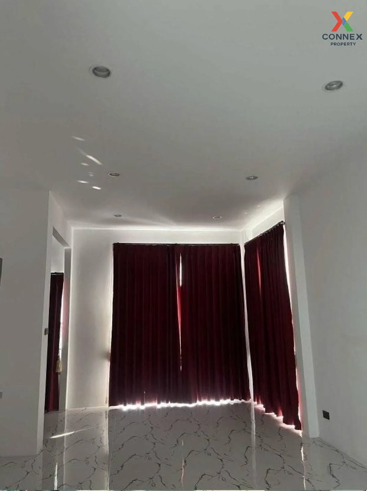 For Sale House , Verona by Un Ai Ruk , high floor , corner unit ,