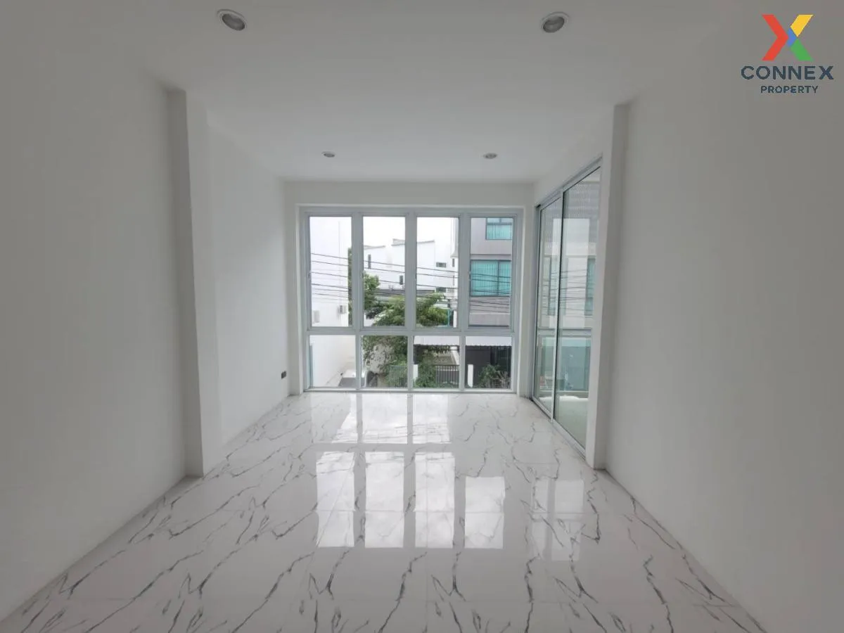 For Sale House , Verona by Un Ai Ruk , high floor , Nong Mai Daen