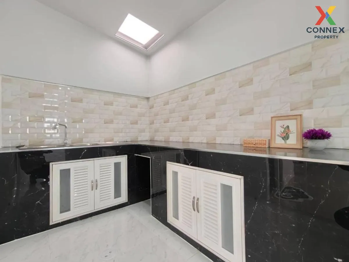 For Sale Townhouse/Townhome  , Baan Pruksa 33 Bangbuathong , corn