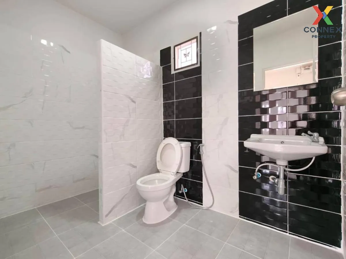 For Sale Townhouse/Townhome  , Baan Pruksa 33 Bangbuathong , corn