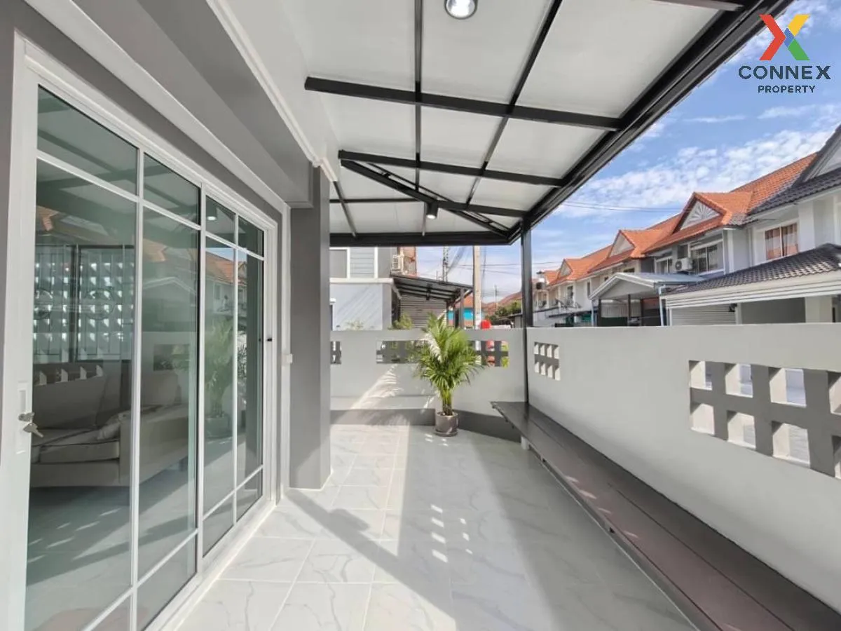 For Sale Townhouse/Townhome  , Baan Pruksa 33 Bangbuathong , corn