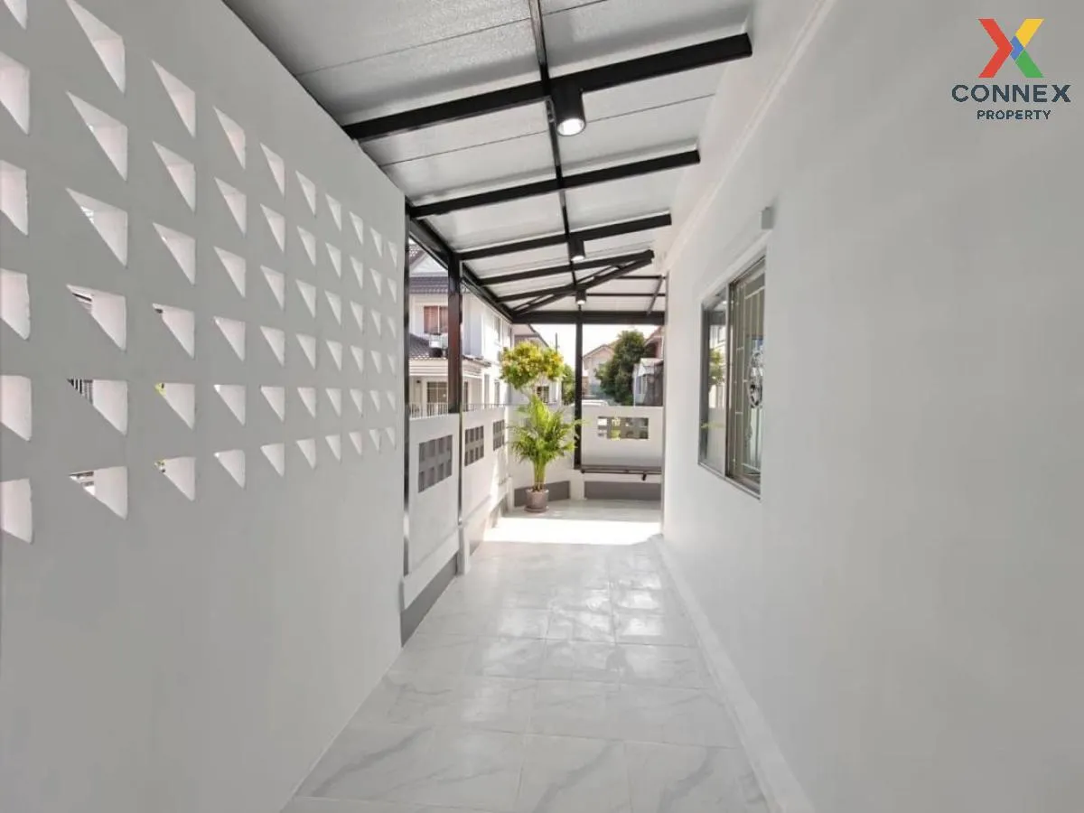 For Sale Townhouse/Townhome  , Baan Pruksa 33 Bangbuathong , corn