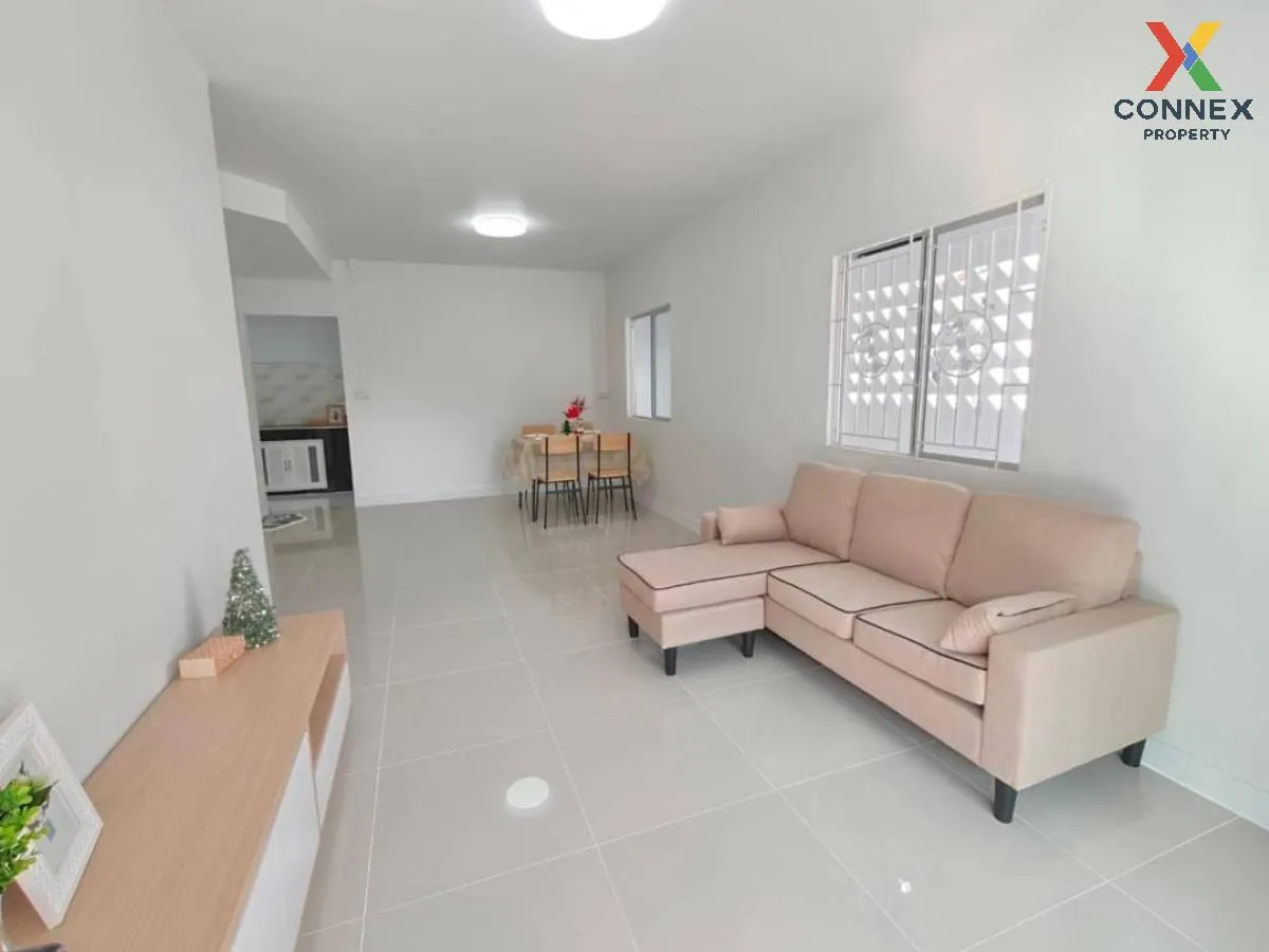 For Sale Townhouse/Townhome  , Baan Pruksa 33 Bangbuathong , corn