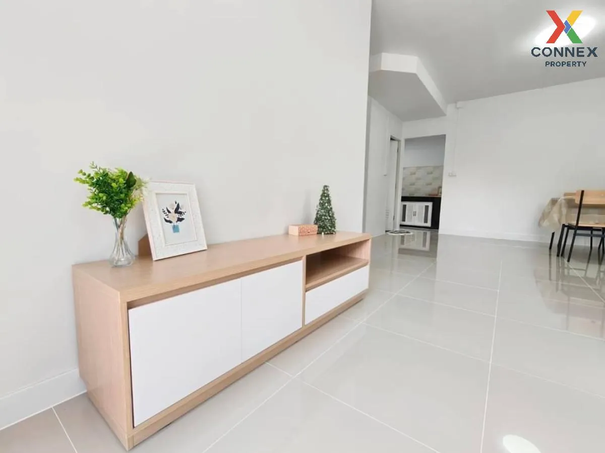 For Sale Townhouse/Townhome  , Baan Pruksa 33 Bangbuathong , corn
