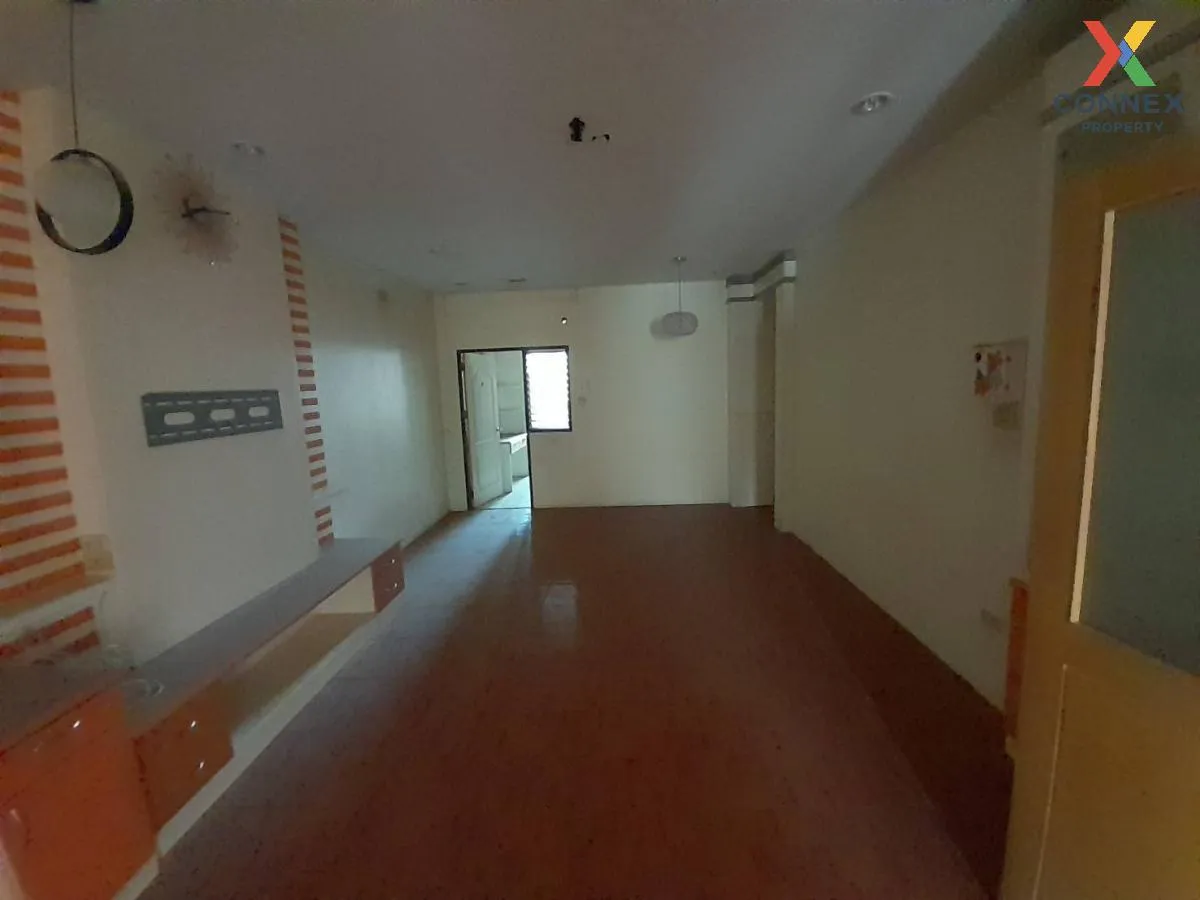 For Sale 2-storey commercial building, Ban Phai, Khon Kaen Provin