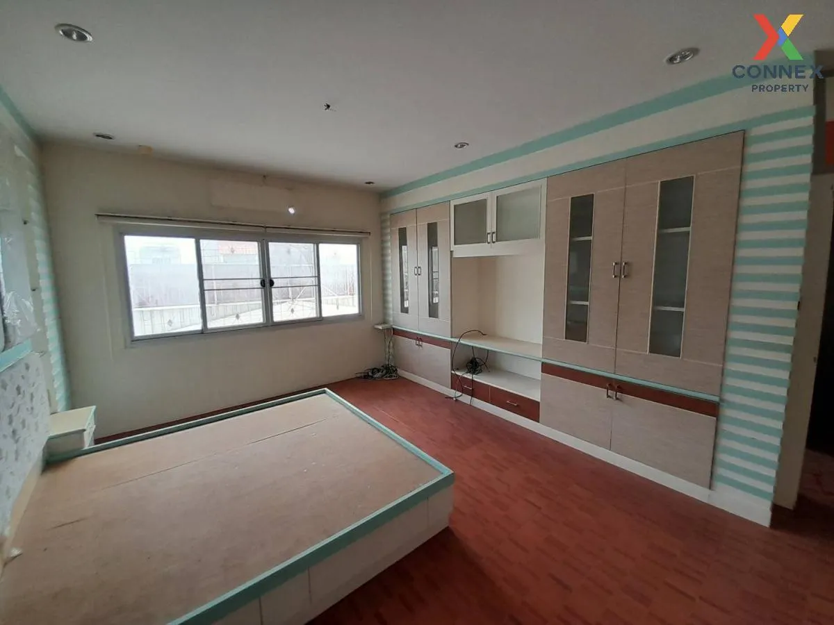 For Sale 2-storey commercial building, Ban Phai, Khon Kaen Provin