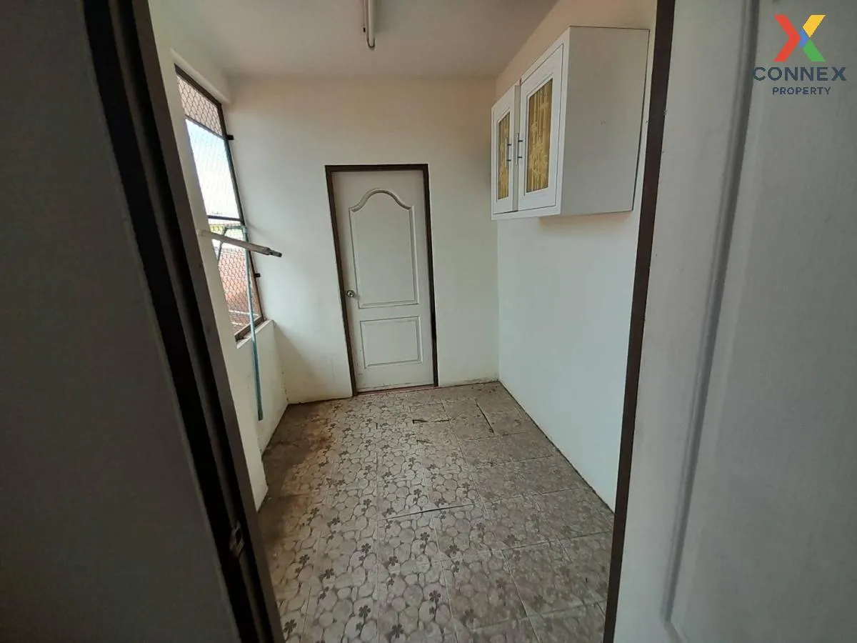 For Sale 2-storey commercial building, Ban Phai, Khon Kaen Provin