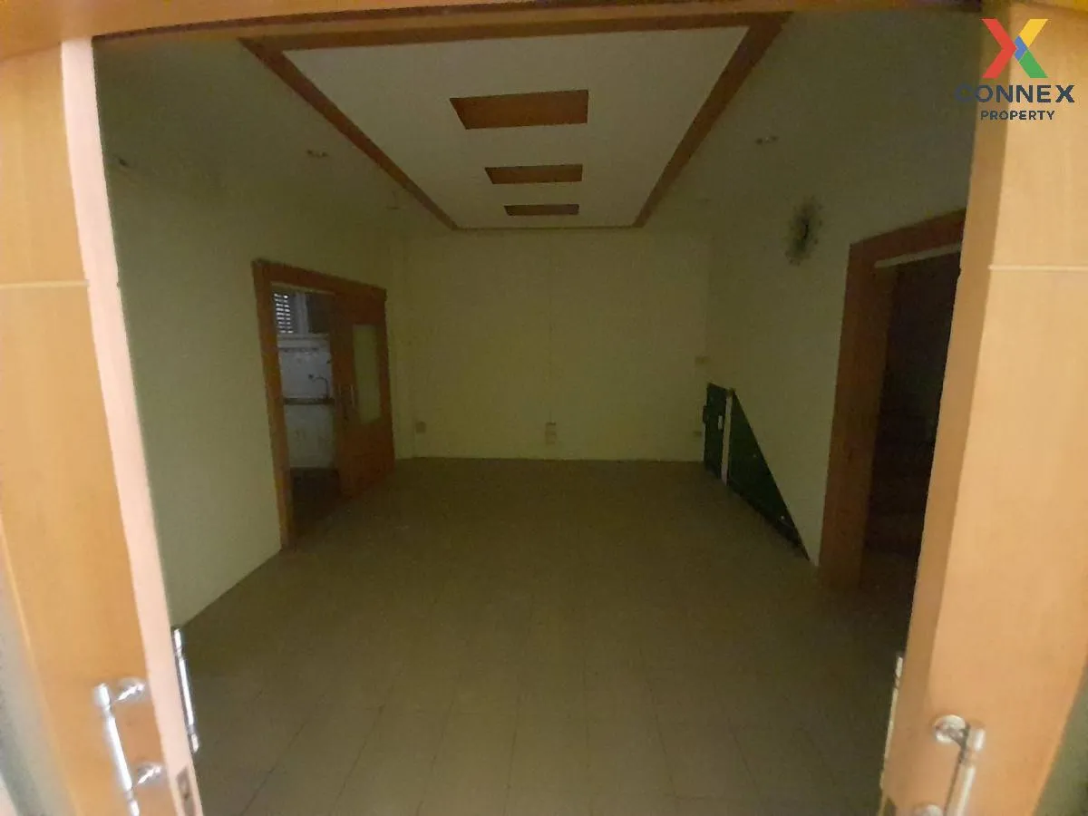 For Sale 2-storey commercial building, Ban Phai, Khon Kaen Provin