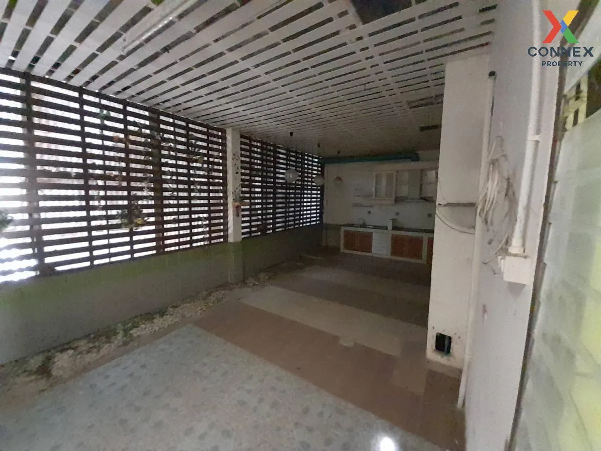 For Sale 2-storey commercial building, Ban Phai, Khon Kaen Provin