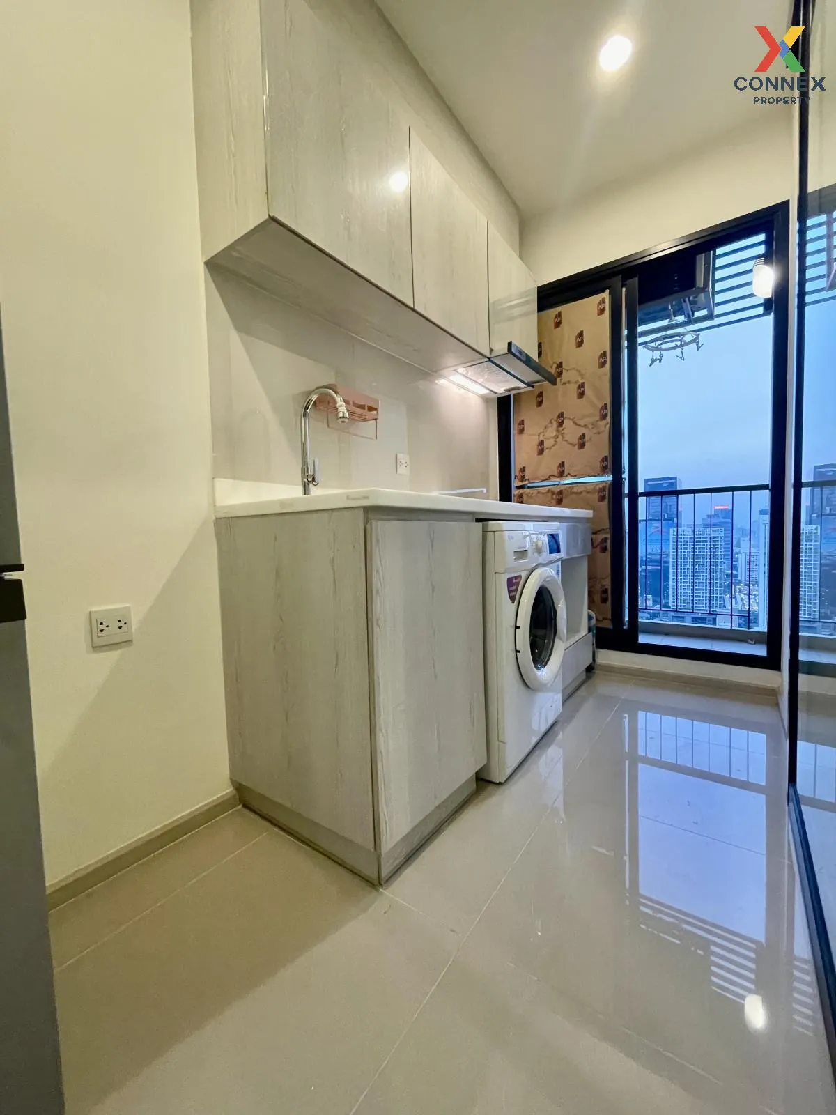 ขายคอนโด  ไลฟ์ อโศก วิวสวย ชั้นสูง MRT-เพชรบุรี บางกะปิ เขต ห้วยข