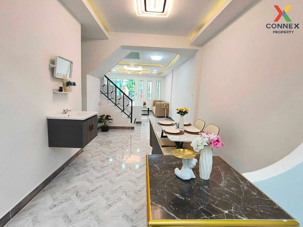 ขายทาวน์เฮ้าส์/ทาวน์โฮม  บ้านหทัยราษฎร์พัฒนา รีโนเวทใหม่ บางชัน เ