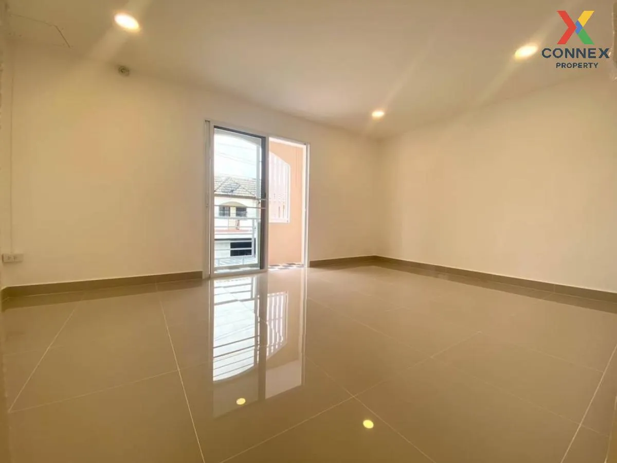 ขายทาวน์เฮ้าส์/ทาวน์โฮม  บ้านนฤมลวิลล่า 3 รีโนเวทใหม่ ปทุมวัน ธัญ