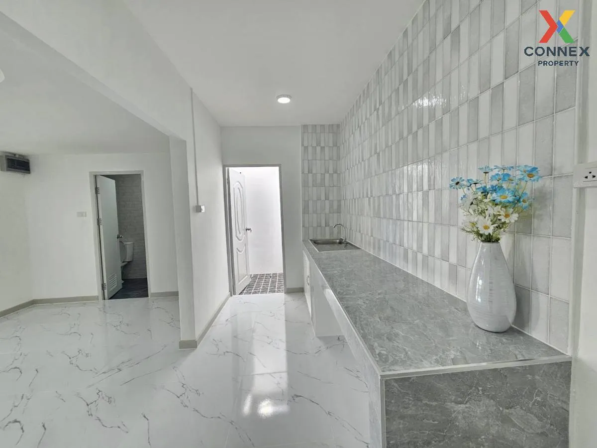 ขายทาวน์เฮ้าส์/ทาวน์โฮม  บ้านบัวทอง 4 บ้านกล้วย-ไทรน้อย รีโนเวทให