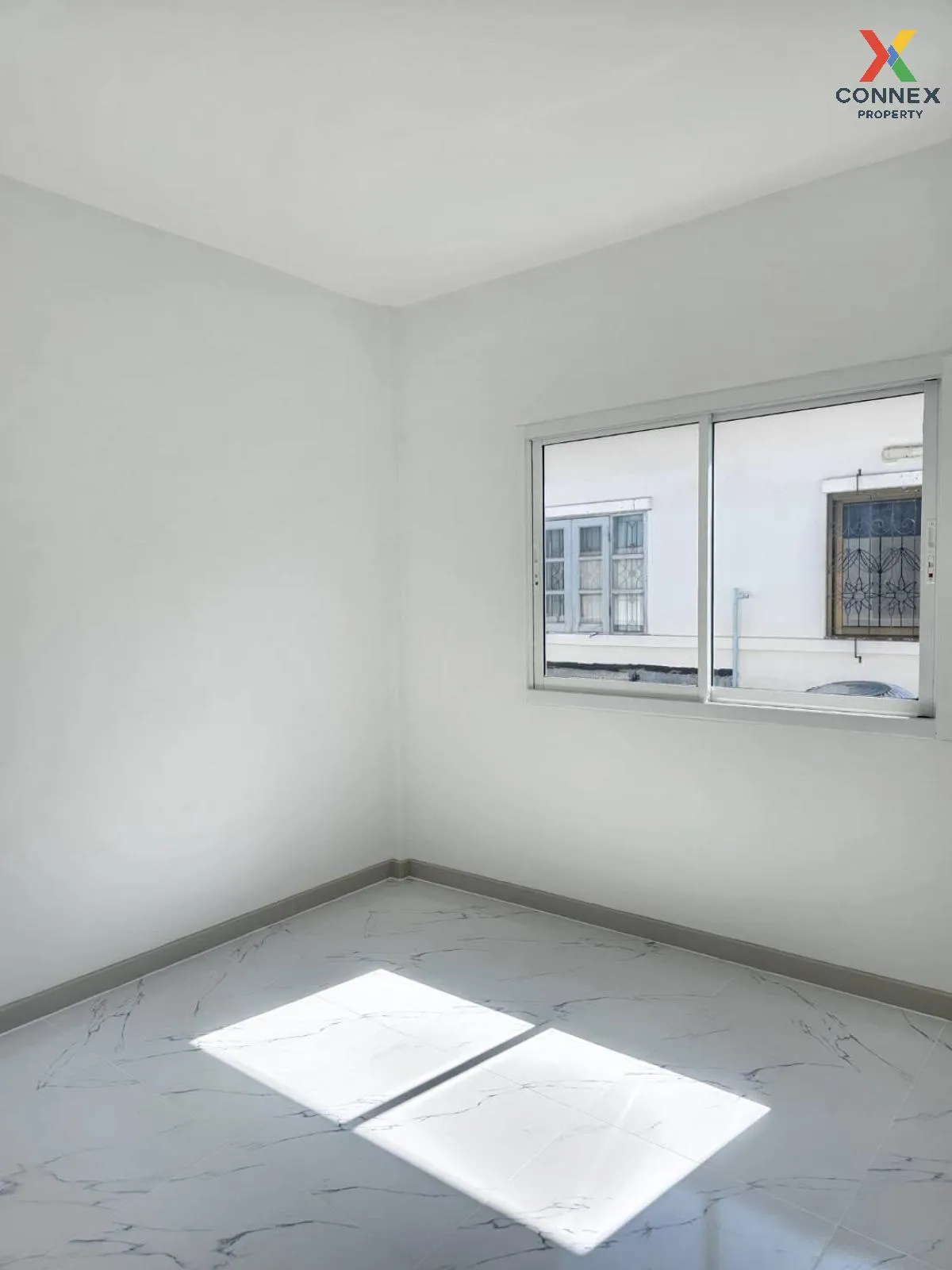 ขายทาวน์เฮ้าส์/ทาวน์โฮม  บ้านบัวทอง 4 บ้านกล้วย-ไทรน้อย รีโนเวทให