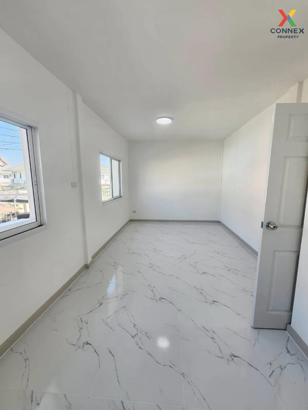 ขายทาวน์เฮ้าส์/ทาวน์โฮม  บ้านบัวทอง 4 บ้านกล้วย-ไทรน้อย รีโนเวทให