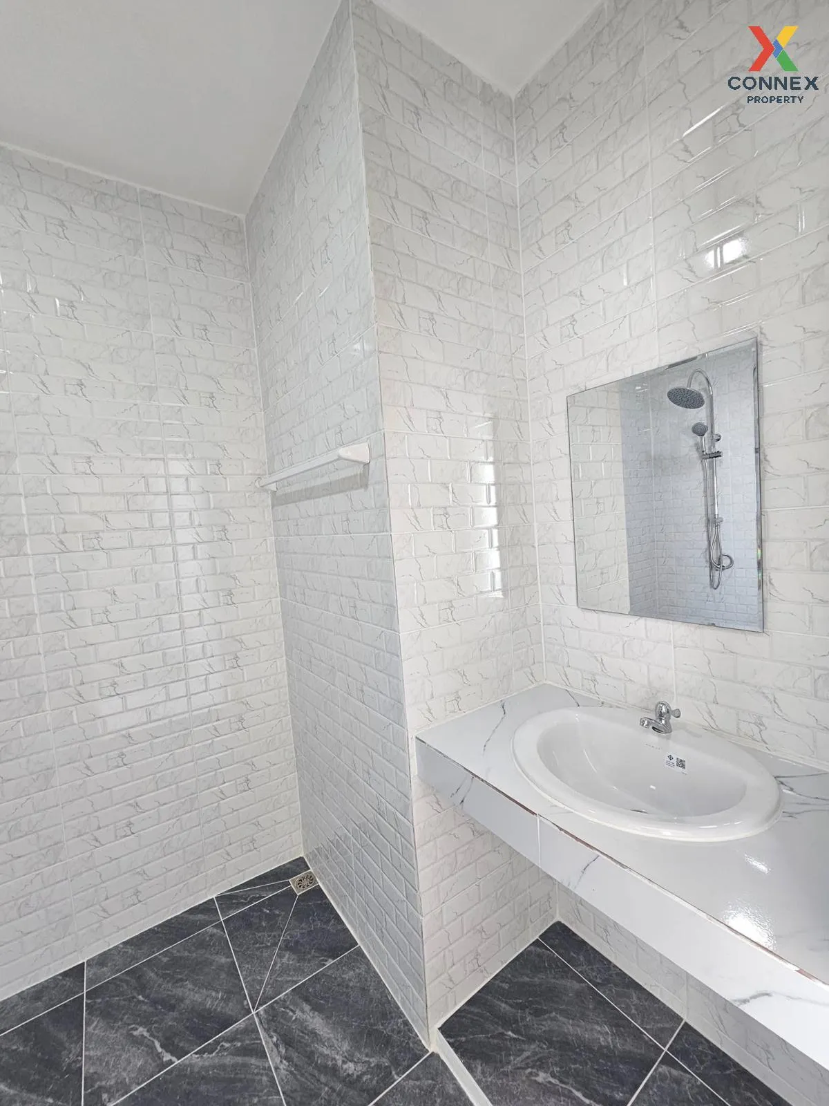 ขายทาวน์เฮ้าส์/ทาวน์โฮม  บ้านบัวทอง 4 บ้านกล้วย-ไทรน้อย รีโนเวทให