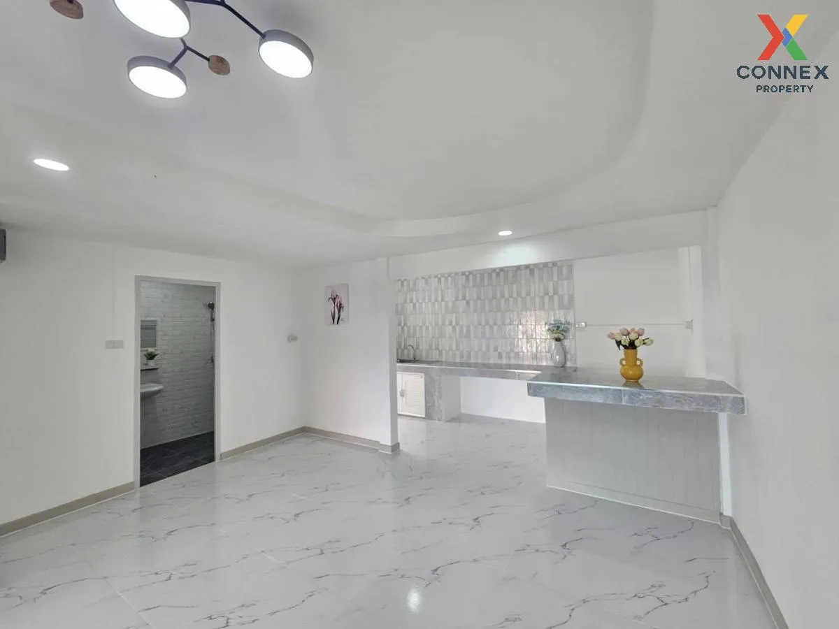 ขายทาวน์เฮ้าส์/ทาวน์โฮม  บ้านบัวทอง 4 บ้านกล้วย-ไทรน้อย รีโนเวทให