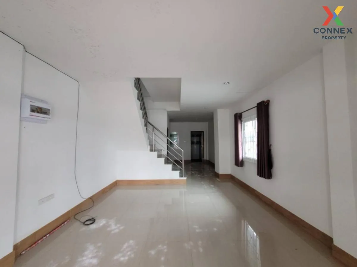 For Sale Townhouse/Townhome  , Sukjai Villa 9 , corner unit , Don
