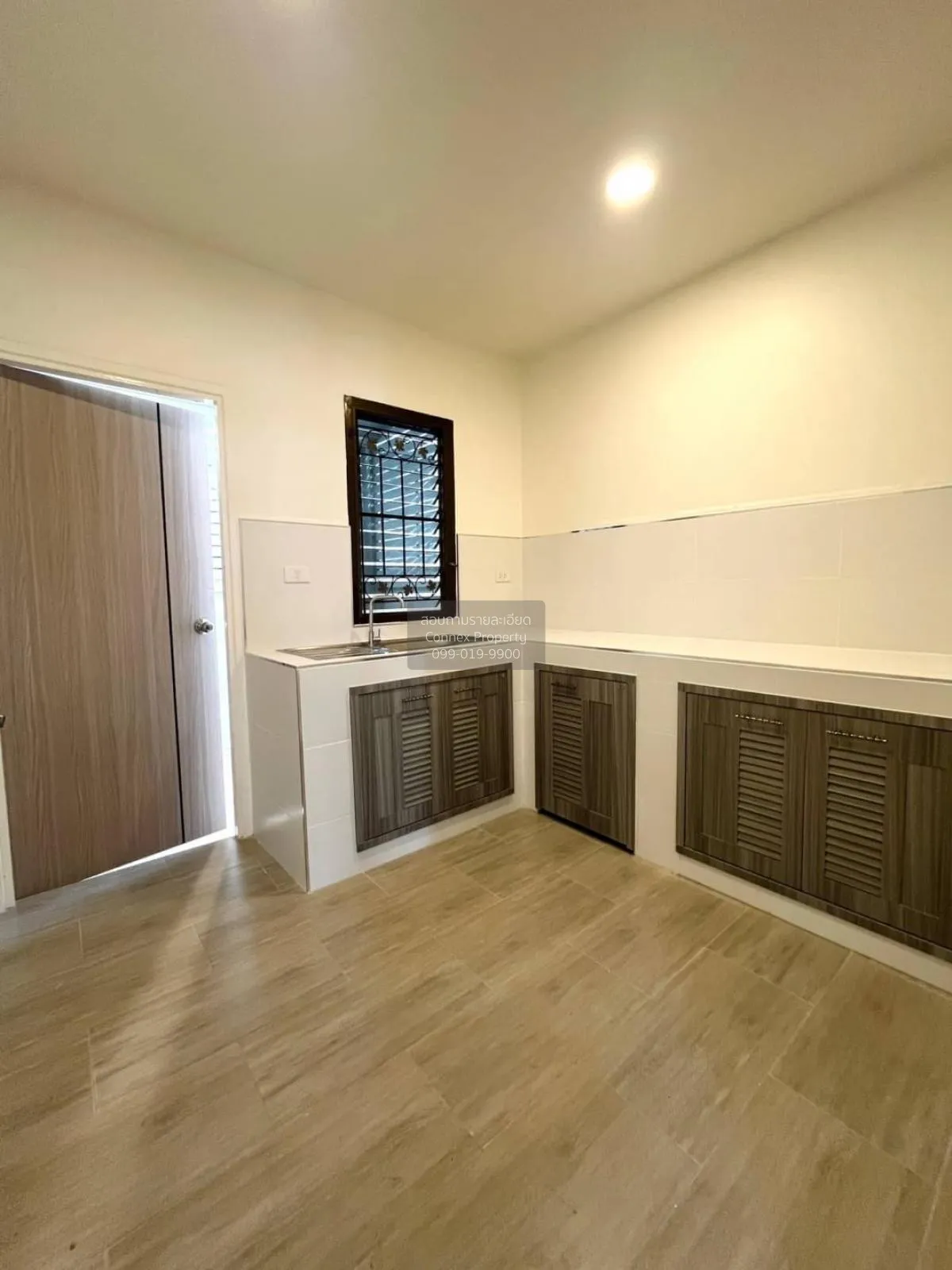 ขายทาวน์เฮ้าส์/ทาวน์โฮม  ทิพย์พิมาน บ้านริมคลอง รีโนเวทใหม่ เสาธง