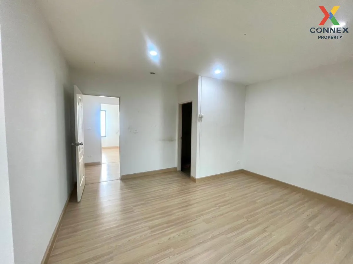 For Sale Townhouse/Townhome  , IFIELD BANGNA , Dok Mai , Prawet ,