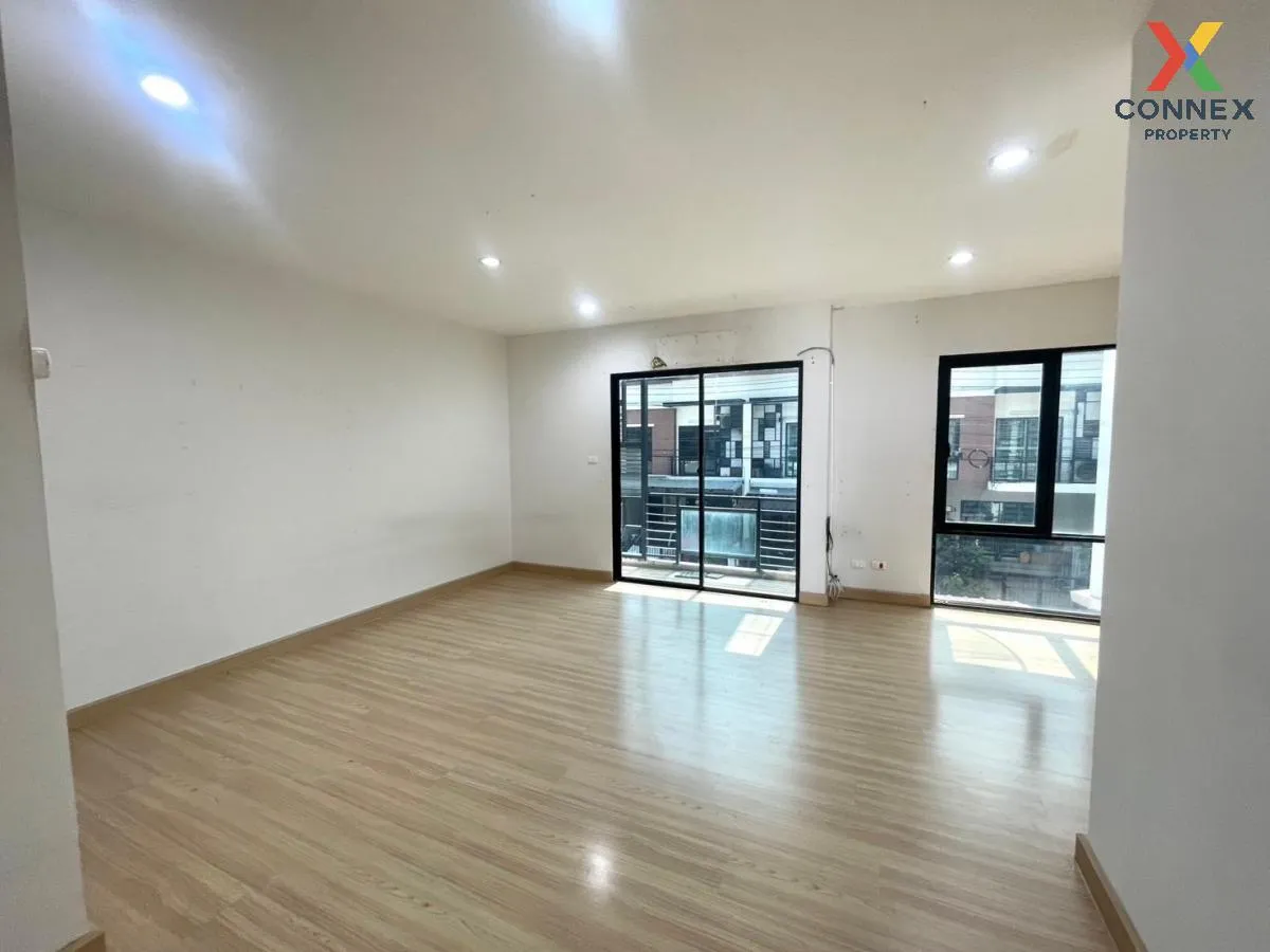 For Sale Townhouse/Townhome  , IFIELD BANGNA , Dok Mai , Prawet ,