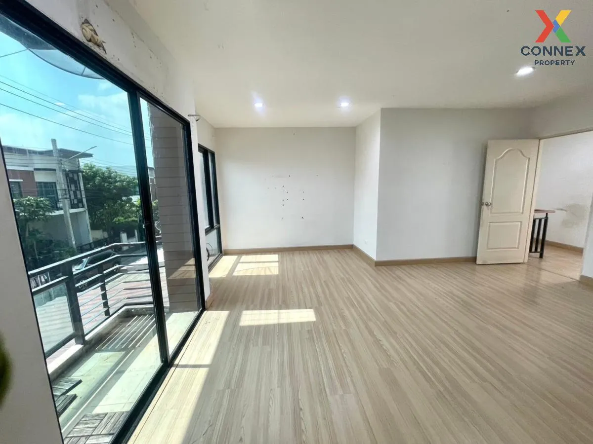 For Sale Townhouse/Townhome  , IFIELD BANGNA , Dok Mai , Prawet ,