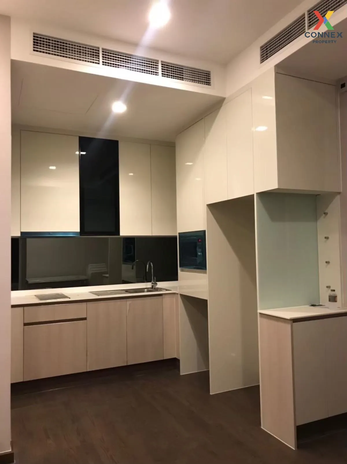 ขายคอนโด  คิว อโศก ชั้นสูง ห้องมุม MRT-เพชรบุรี มักกะสัน เขต ราชเ