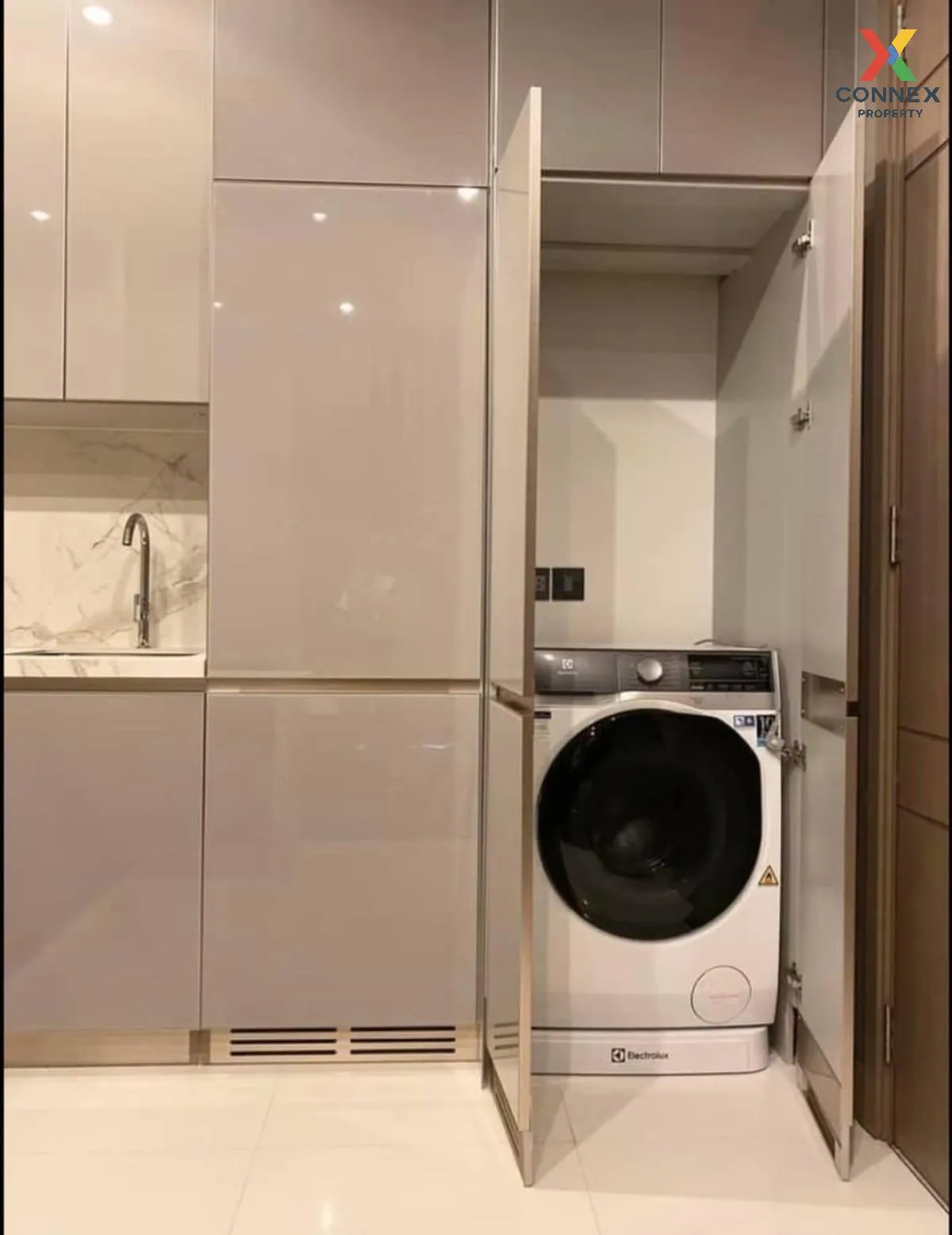 เช่าคอนโด  ดิ เอส แอท สิงห์คอมเพล็กซ์ MRT-เพชรบุรี บางกะปิ เขต ห้