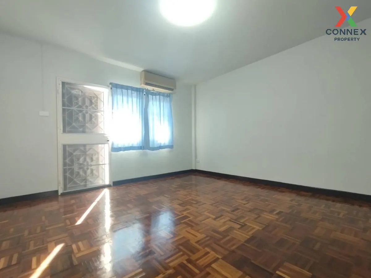 For Sale Townhouse/Townhome  , Baan Warocha 5 , Bang Phriang , Ba 4