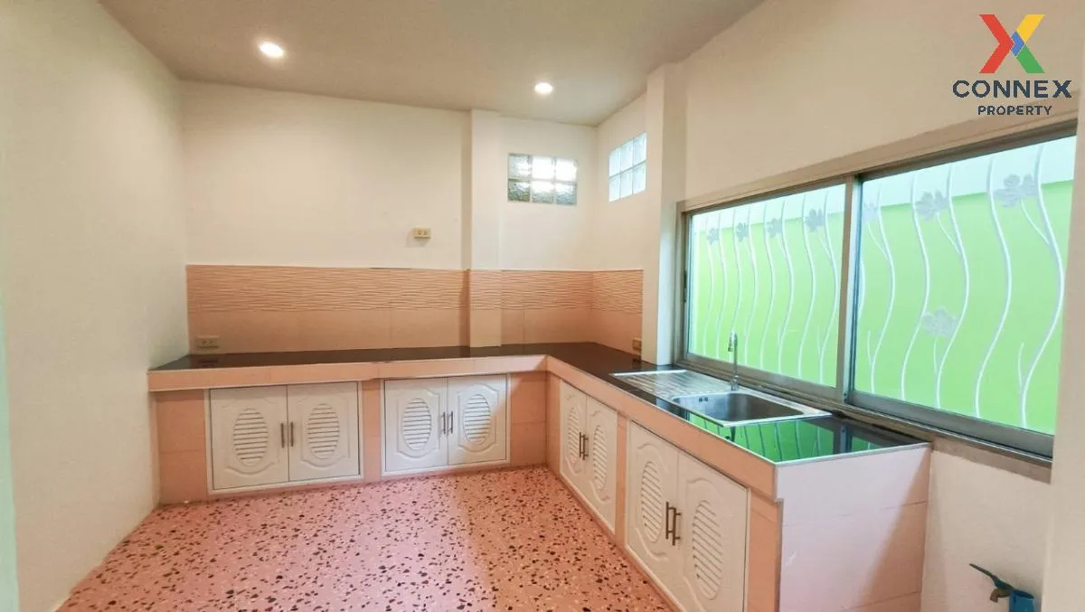 For Sale Townhouse/Townhome  , Premruethai 20 , Nong Bon , Prawet 4