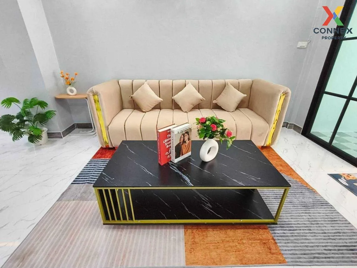 ขายทาวน์เฮ้าส์/ทาวน์โฮม  เค.ซี. รามอินทรา 4 รีโนเวทใหม่ สามวาตะวั 4