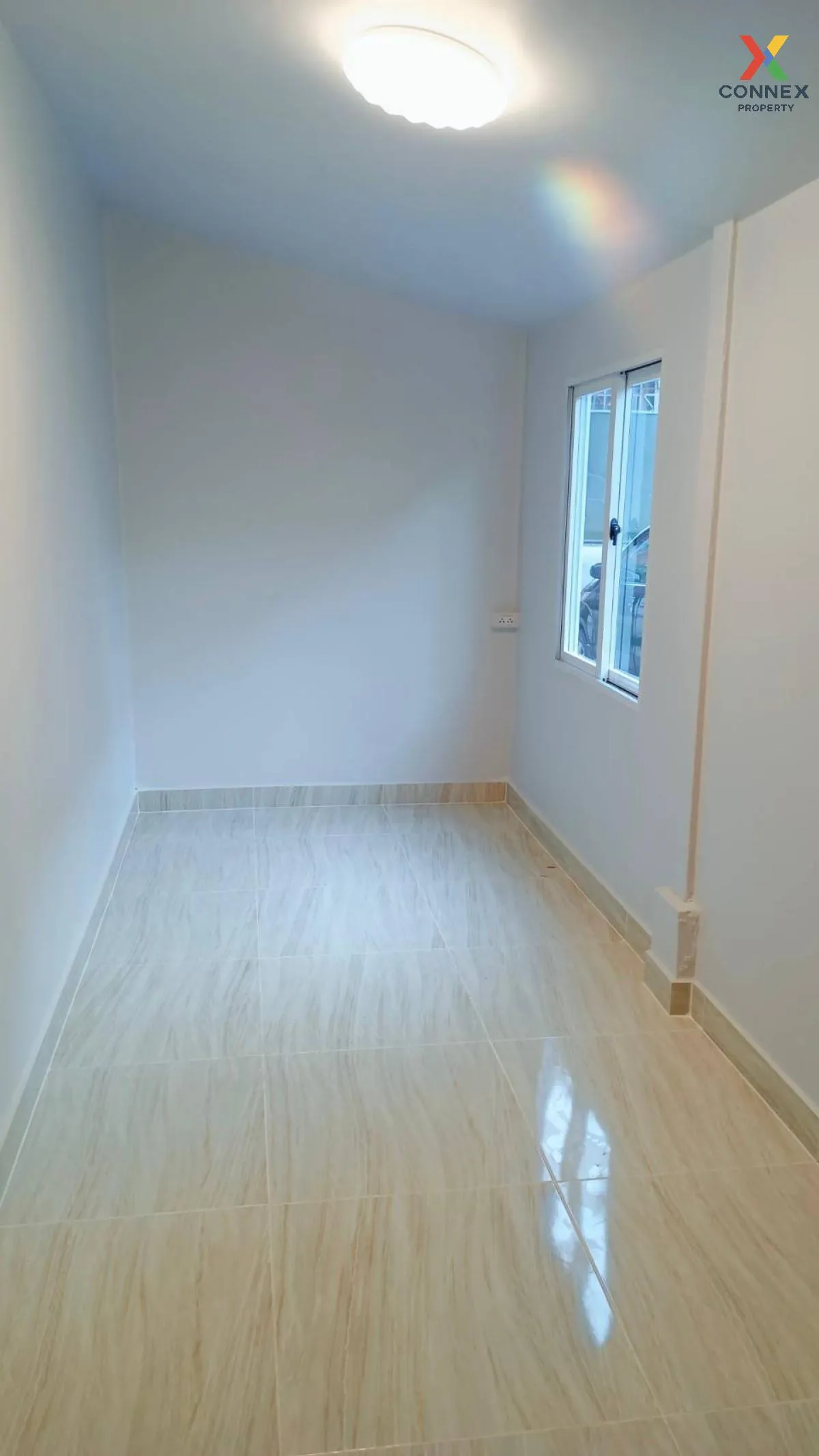 For Sale Townhouse/Townhome  , Baan Pruksa 9 , corner unit , newl