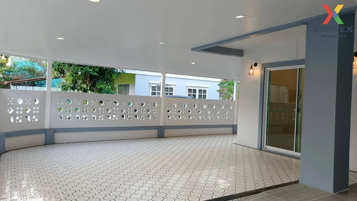 For Sale Townhouse/Townhome  , Baan Pruksa 9 , corner unit , newl 2