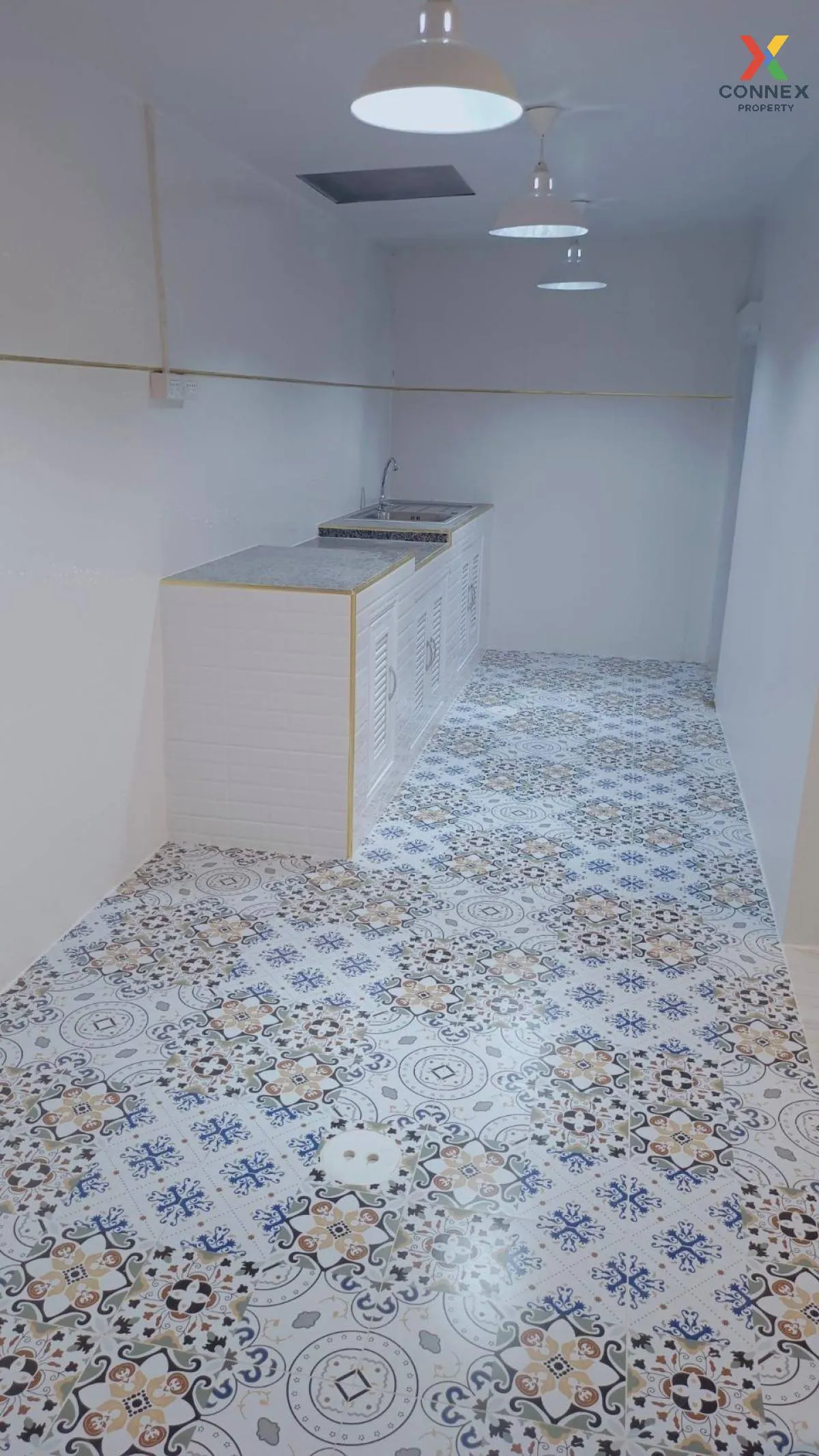 For Sale Townhouse/Townhome  , Baan Pruksa 9 , corner unit , newl