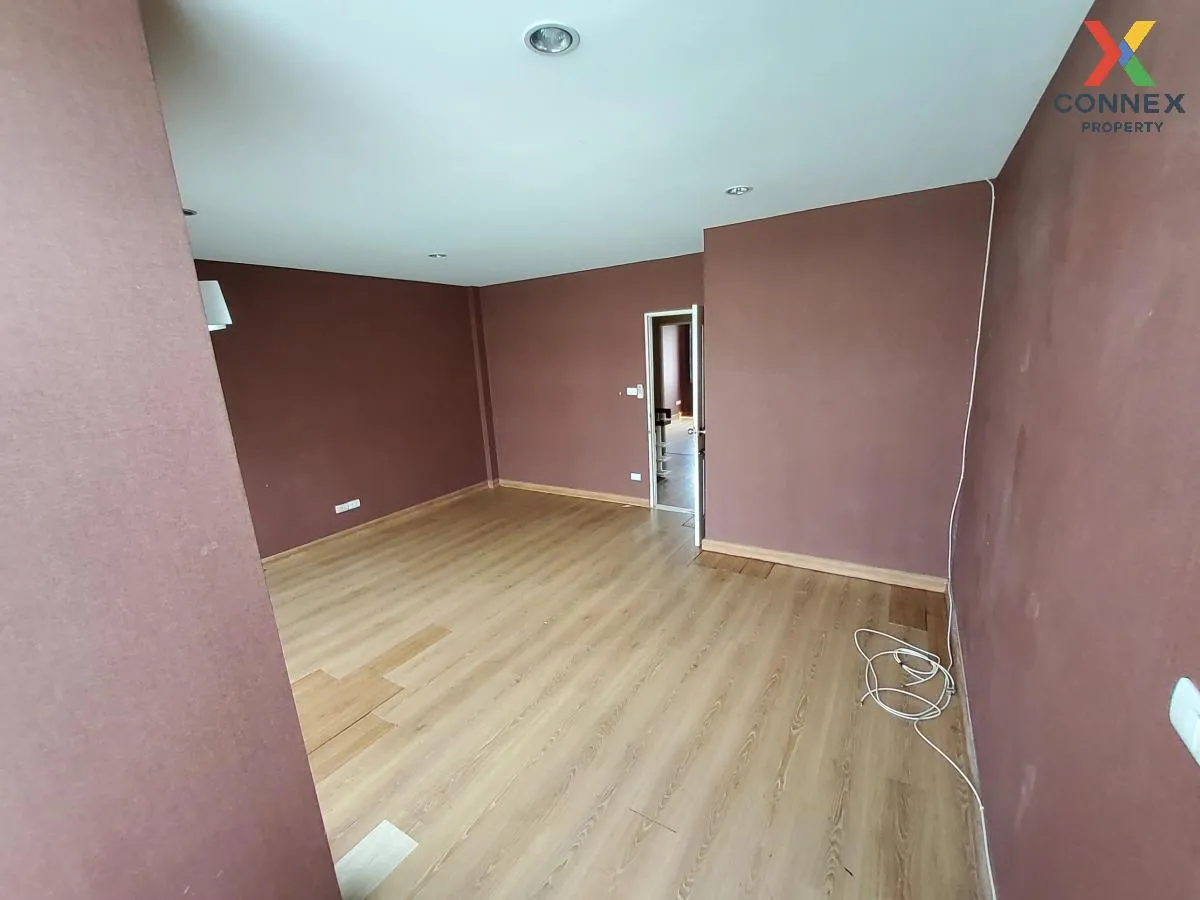 ขายทาวน์เฮ้าส์/ทาวน์โฮม  เดอะ ปาร์ค แอท แฟชั่น รีโนเวทใหม่ คันนาย