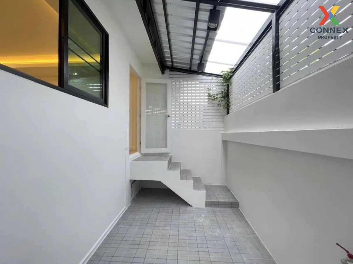 ขายทาวน์โฮม 3 ชั้น ติวานนท์ 43 รีโนเวทใหม่ ท่าทราย เมืองนนทบุรี น