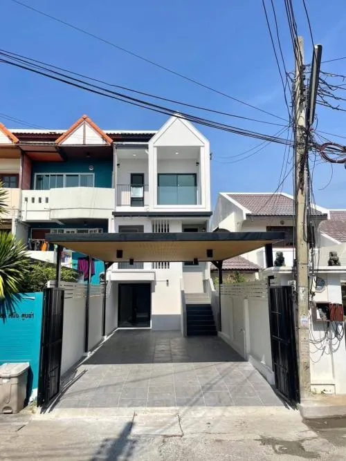 ขายทาวน์โฮม 3 ชั้น ติวานนท์ 43 รีโนเวทใหม่ ท่าทราย เมืองนนทบุรี นนทบุรี CX-113511