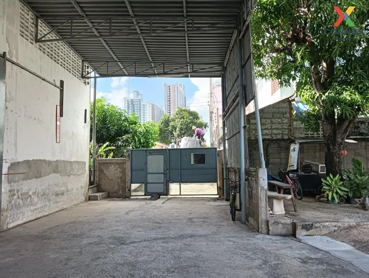 For Sale Aluminum factory Petchakasem soi 35-35/1 , wide frontage 4